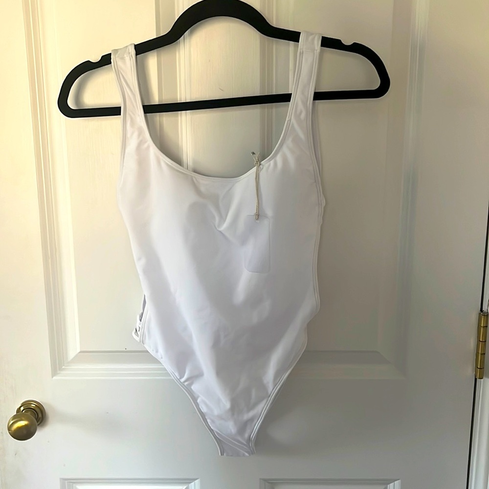NWT Kenny Flowers White One Piece Santorini Bathing Suit